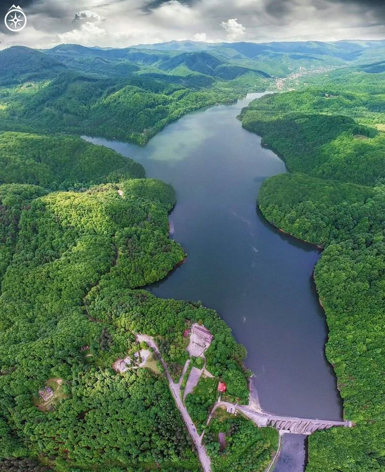 Lacul de acumulare Firiza (Strâmtori)